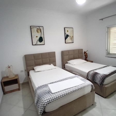Luxury Appartament Lungomare Vlorë Buitenkant foto