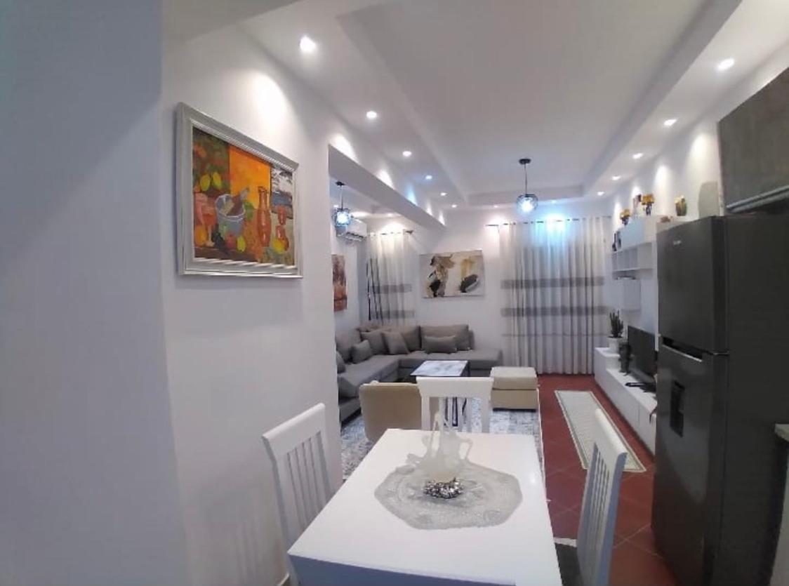 Luxury Appartament Lungomare Vlorë Buitenkant foto