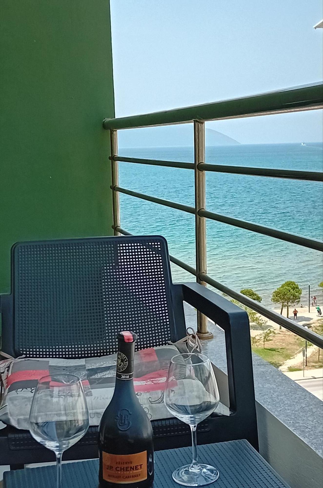 Luxury Appartament Lungomare Vlorë Buitenkant foto