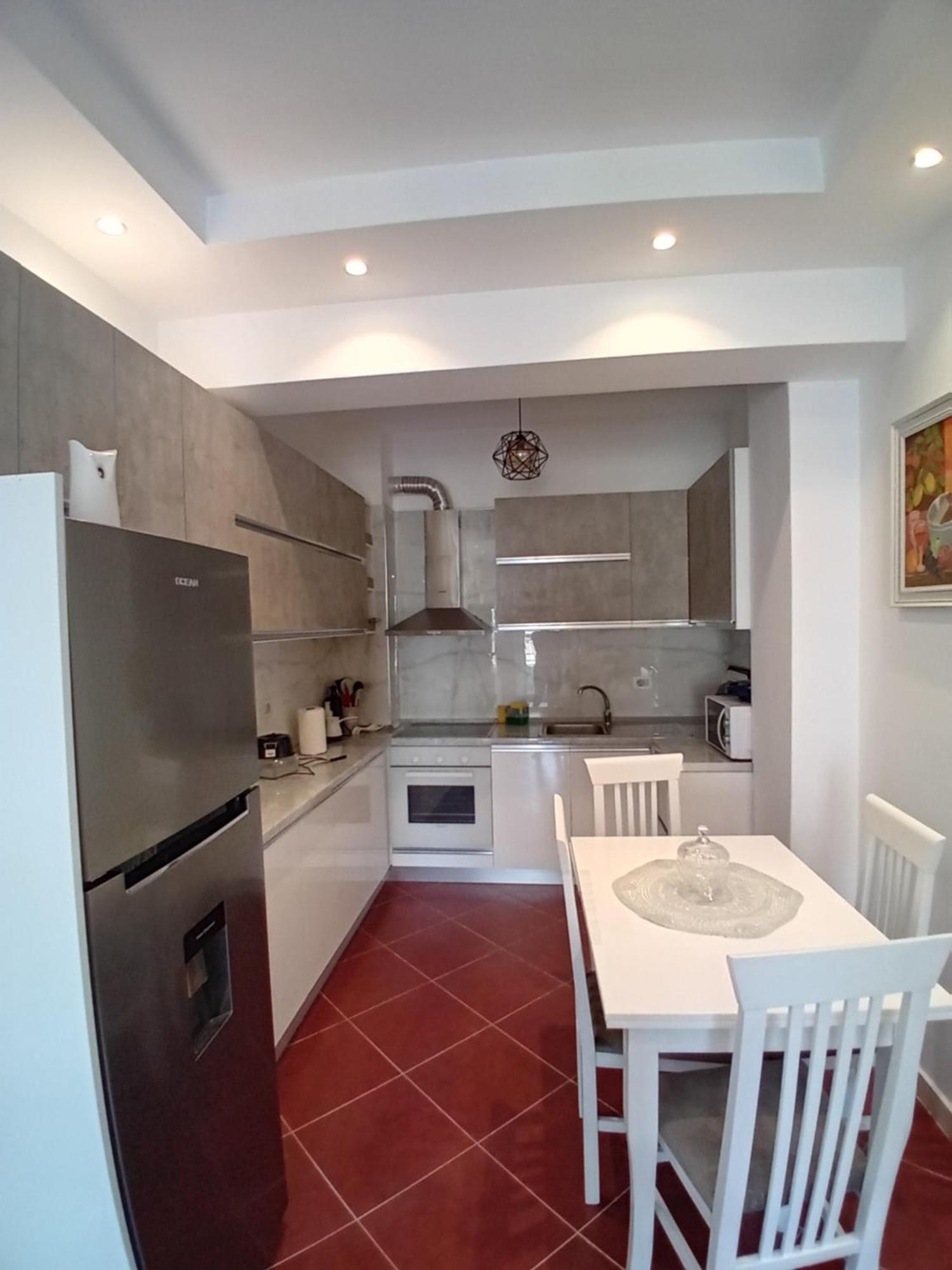 Luxury Appartament Lungomare Vlorë Buitenkant foto